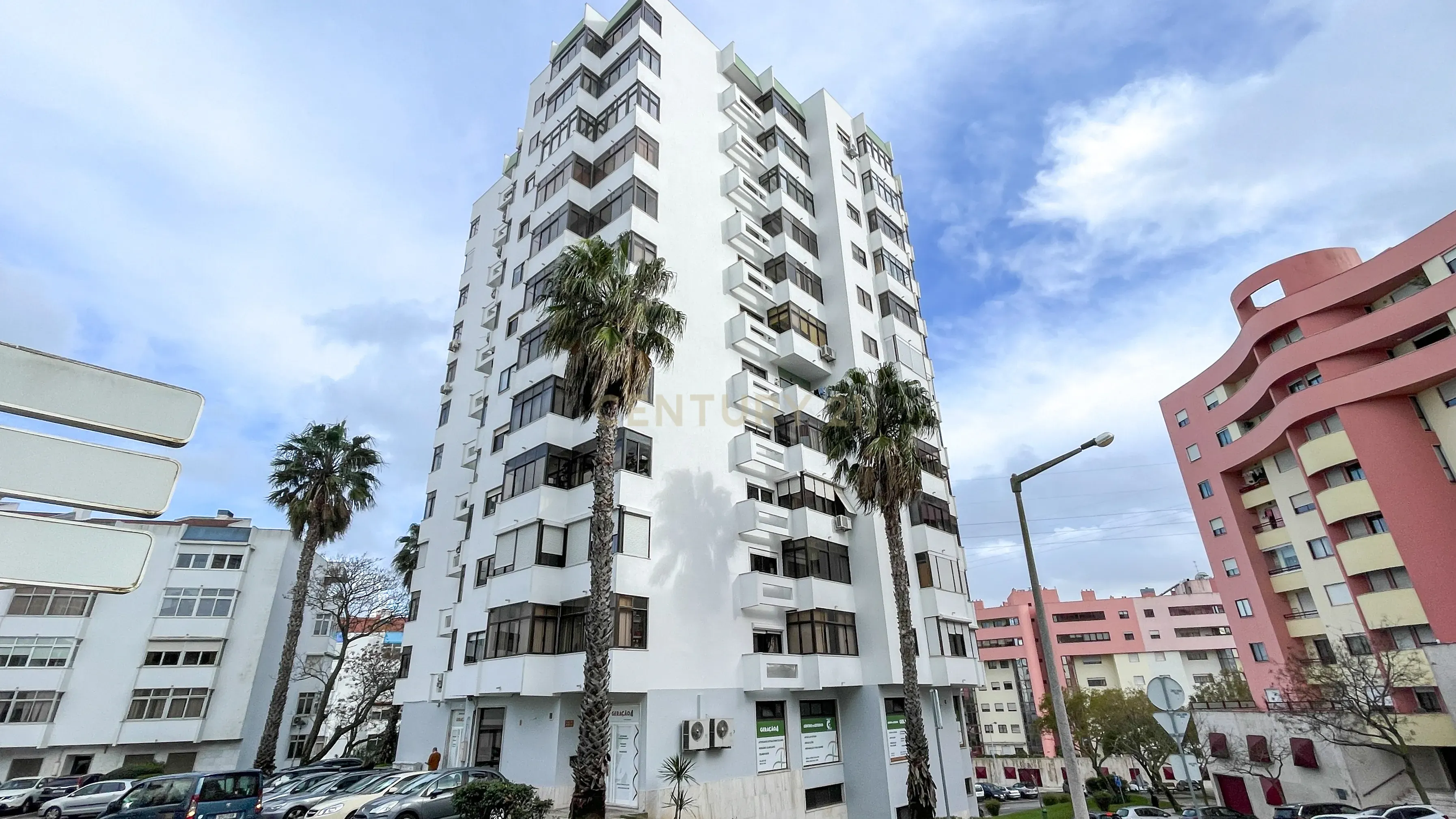 Apartamento T3 - Casal do Chapim - Odivelas - Garagem - Arrecadação - Image 1
